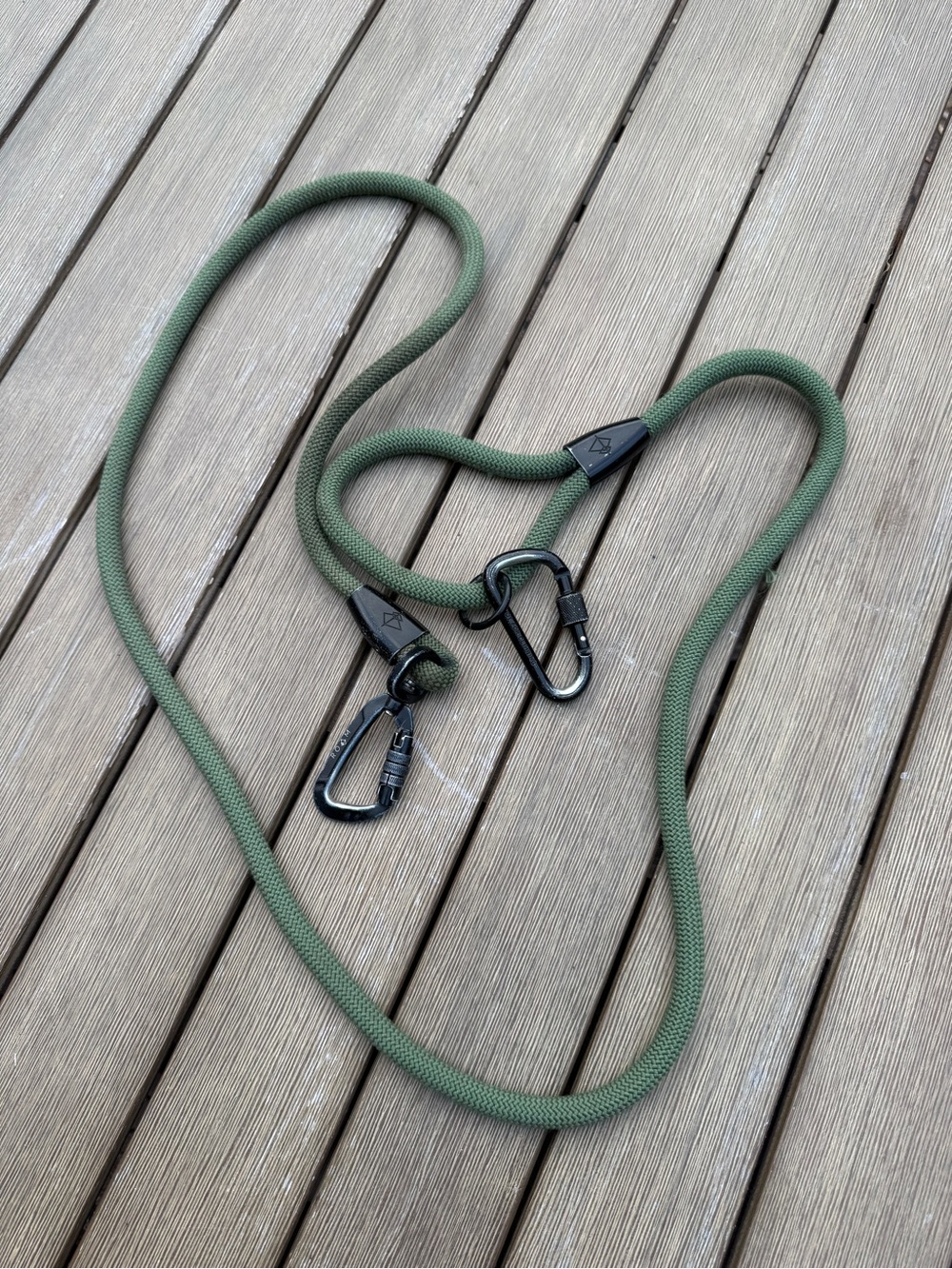 Roam Olive Green Rope Dog Leash With Black Locking Carabiners
